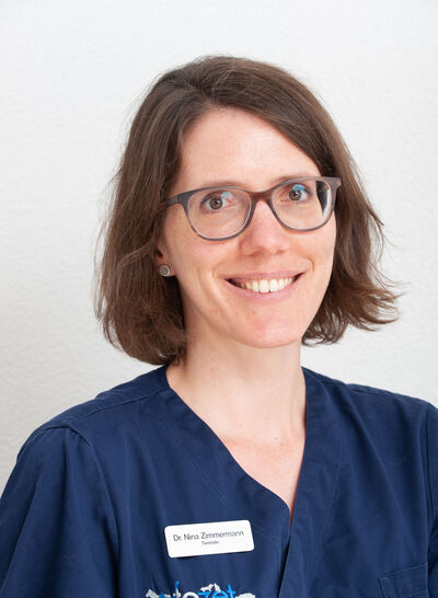 Dr. Nina Zimmermann Dr. Nina Zimmermann