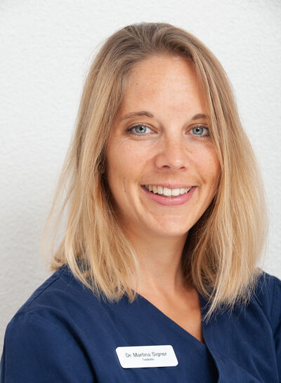 Dr. Martina Hofmann Dr. Martina Hofmann